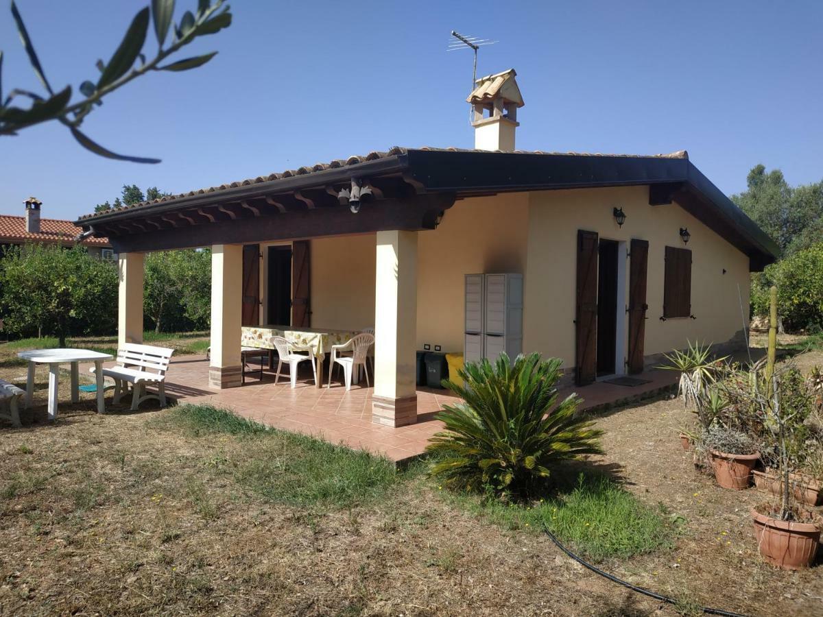 Cottage Su Merti Country Иглесиас Екстериор снимка