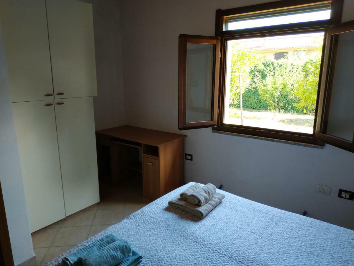 Cottage Su Merti Country Иглесиас Екстериор снимка
